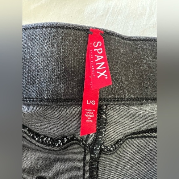 Spanx | Distressed Black Ankle Skinny Jeans Size Large - Picture 4 of 10
